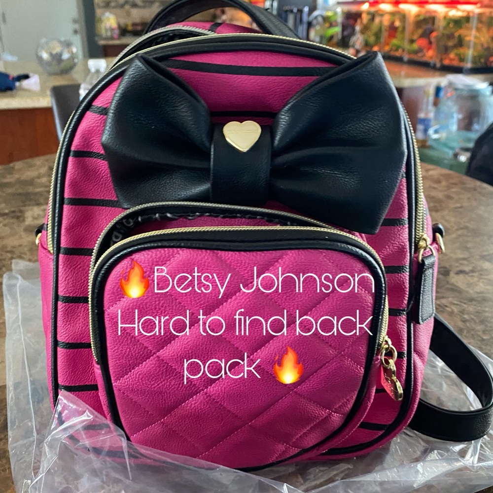 🔥  Betsy Johnson back pack. Like new🔥